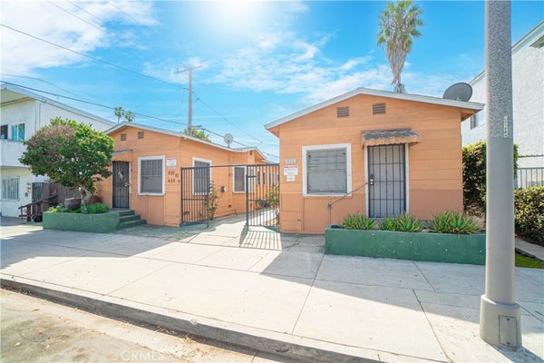 426 E 17TH ST, LONG BEACH, CA 90813 - Image f5f5c2e313a2a7dd7bdbb8c96e7bf59c/4097694585