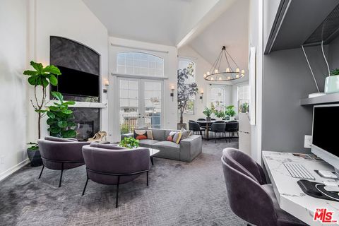 Tiny photo for 11680 Montana Avenue #302, Los Angeles, CA 90049 (MLS # 25591595)