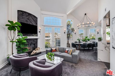 Photo of 11680 Montana Avenue #302, Los Angeles, CA 90049 (MLS # 25591595)