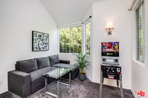 Tiny photo for 11680 Montana Avenue #302, Los Angeles, CA 90049 (MLS # 25591595)