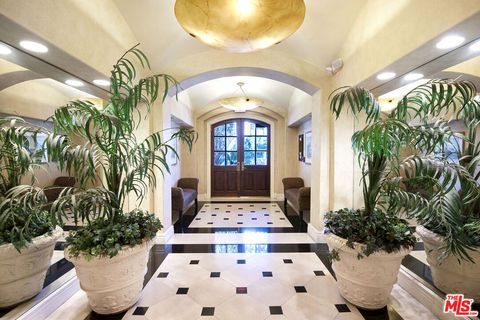 Tiny photo for 11680 Montana Avenue #302, Los Angeles, CA 90049 (MLS # 25591595)