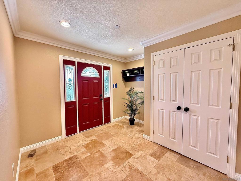 8364 Lake Ashwood Ave