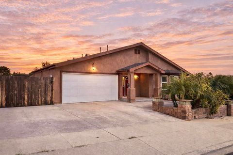 8364 Lake Ashwood Ave San Diego CA 92119