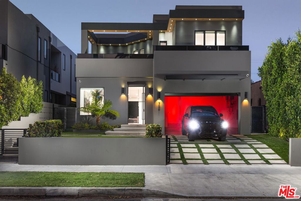 736 N CURSON Avenue