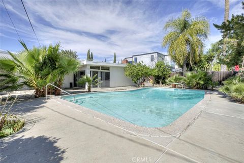 Photo of 10412 Reseda Blvd, Porter Ranch, CA 91326 (MLS # SR26048573)