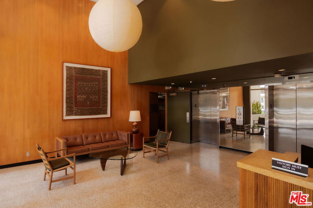 Properties 3 4411 Los Feliz Boulevard 702