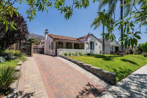 Photo of 2061 Bellevue Drive, Glendale, CA 91201 (MLS # GD26165448)