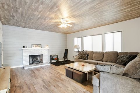 207 E Morningside Street Long Beach CA 90805