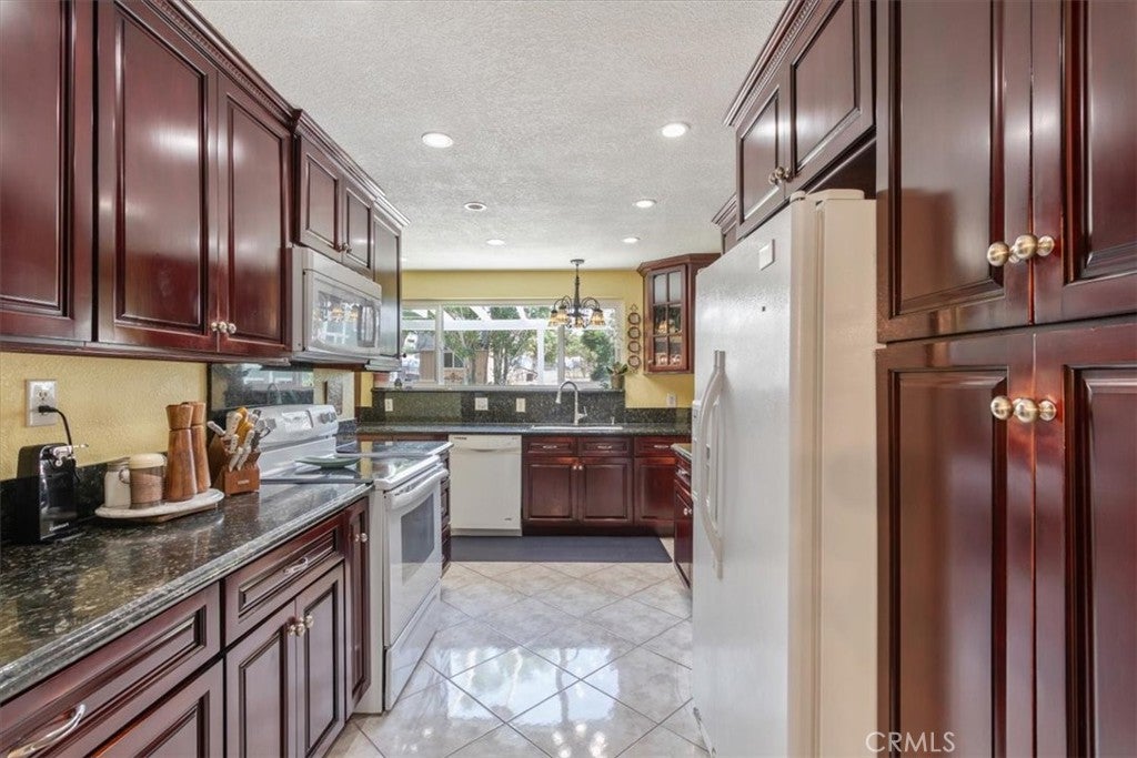 4817 Quartz Hill Rd