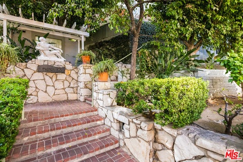 Photo of 1323 N Olive Drive #37C, Los Angeles, CA 90069 (MLS # 26102919)