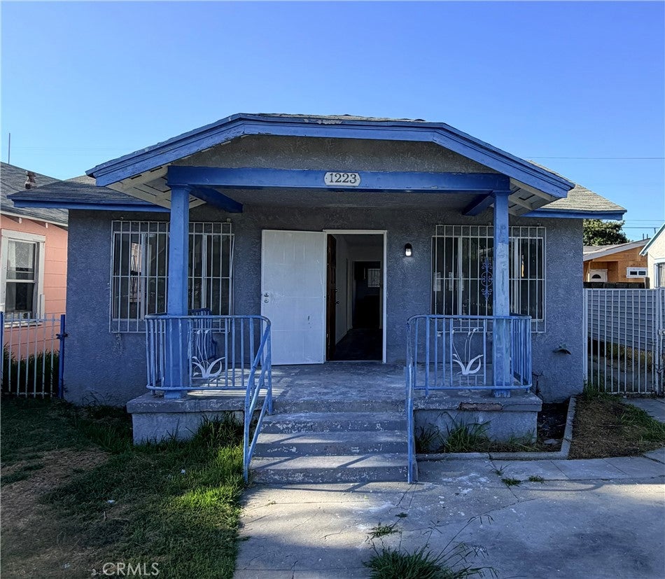 1223 W 69th