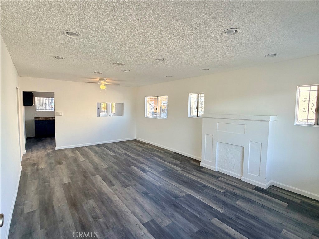 1223 W 69th