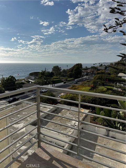 Photo of 222 Arch #14 Street, Laguna Beach, CA 92651 (MLS # LG25195105) Photo of 222 Arch #14 Street, Laguna Beach, CA 92651 (MLS # LG25195105)