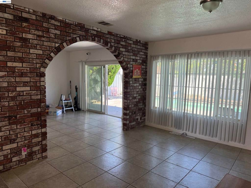 2784 Entrada Cir