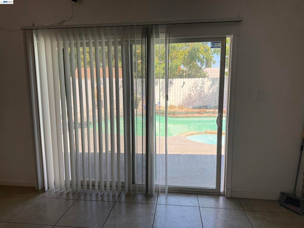 2784 Entrada Cir