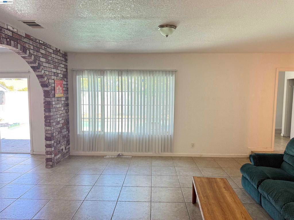 2784 Entrada Cir