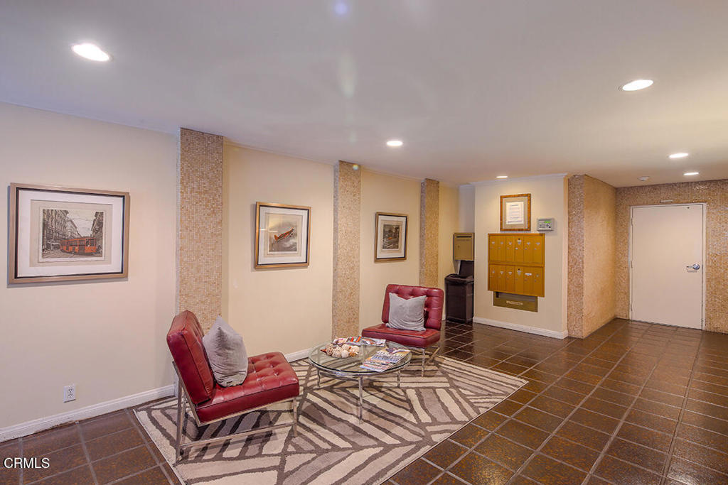 Properties 2 14923 MOORPARK Street 103