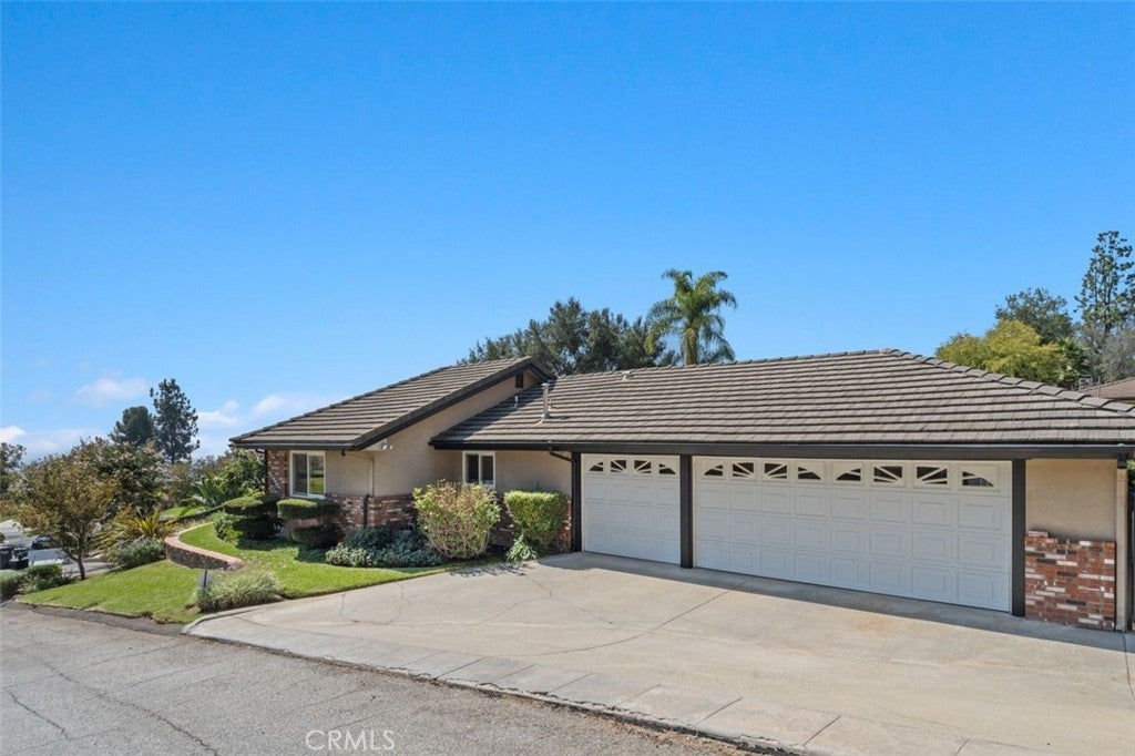 2085 Kaia Lane
