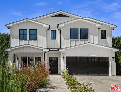 Photo of 813 N Spaulding Avenue, Los Angeles, CA 90046 (MLS # 25599941)