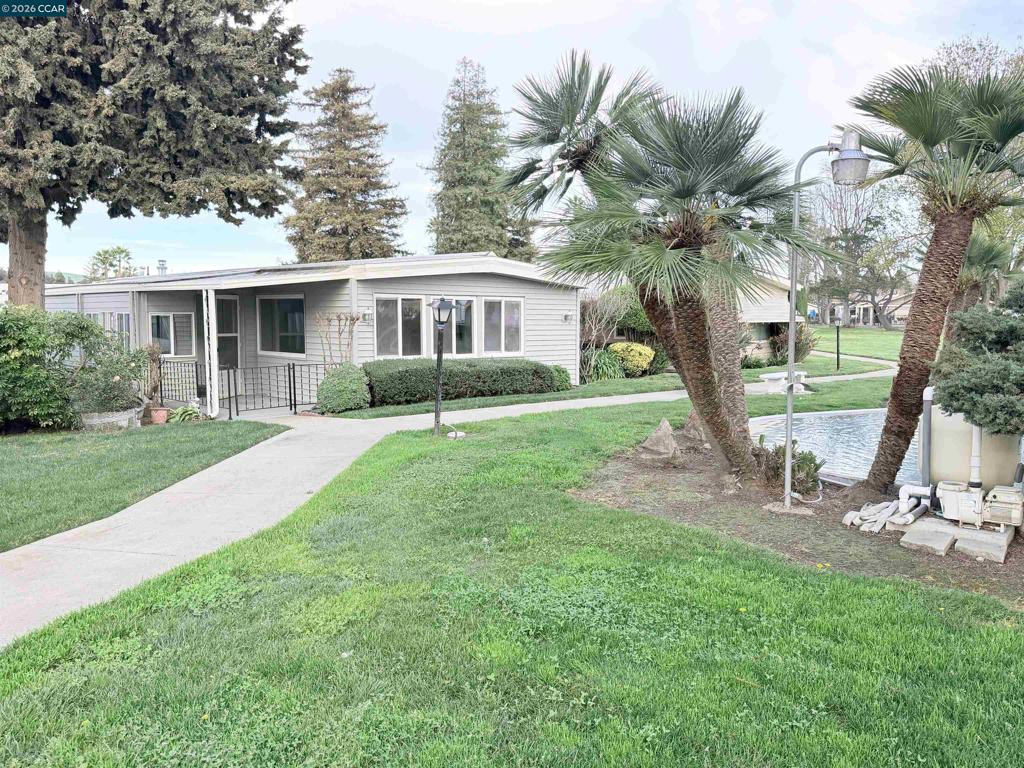 2339 2339 Dalis Drive