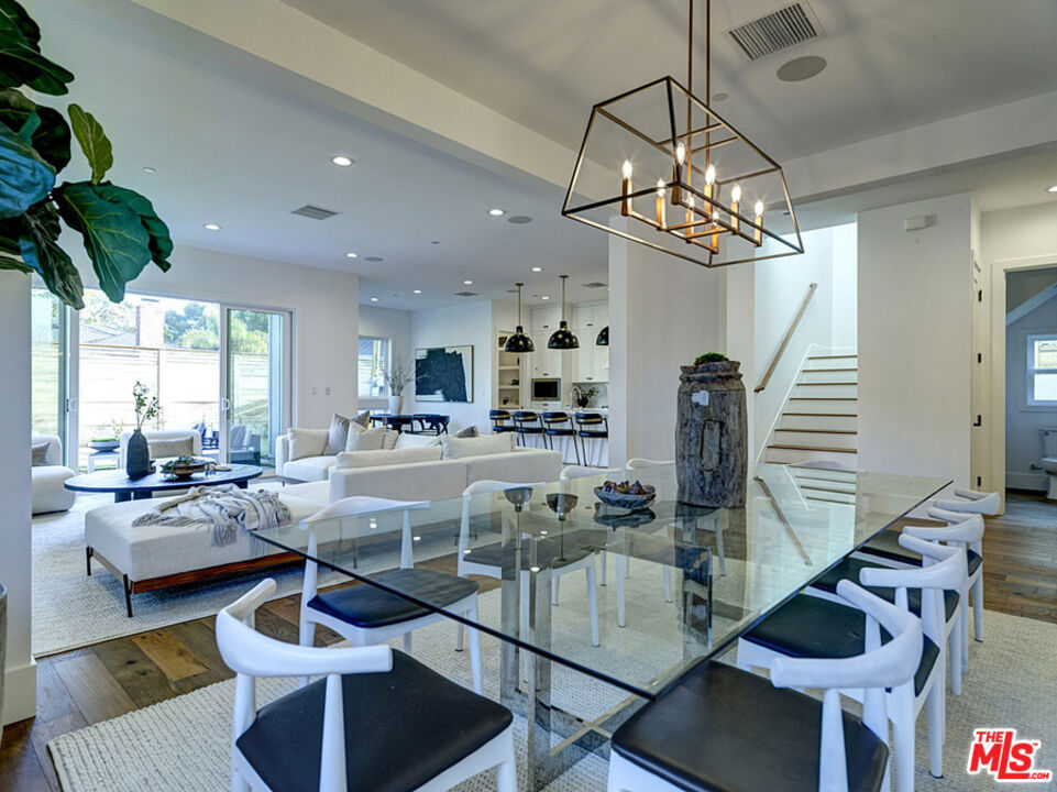806 Valita Street