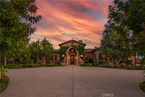 Photo of 34965 Via Del Ponte, Temecula, CA 92592 (MLS # SW25262907)
