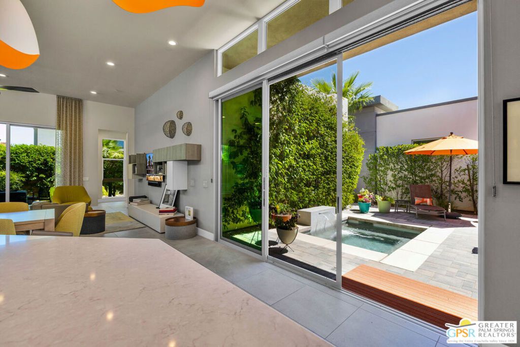 listing image 130725898008015321608