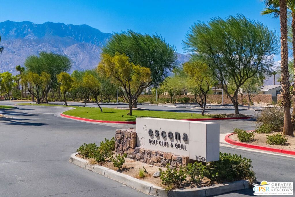 listing image 130722635096150432638