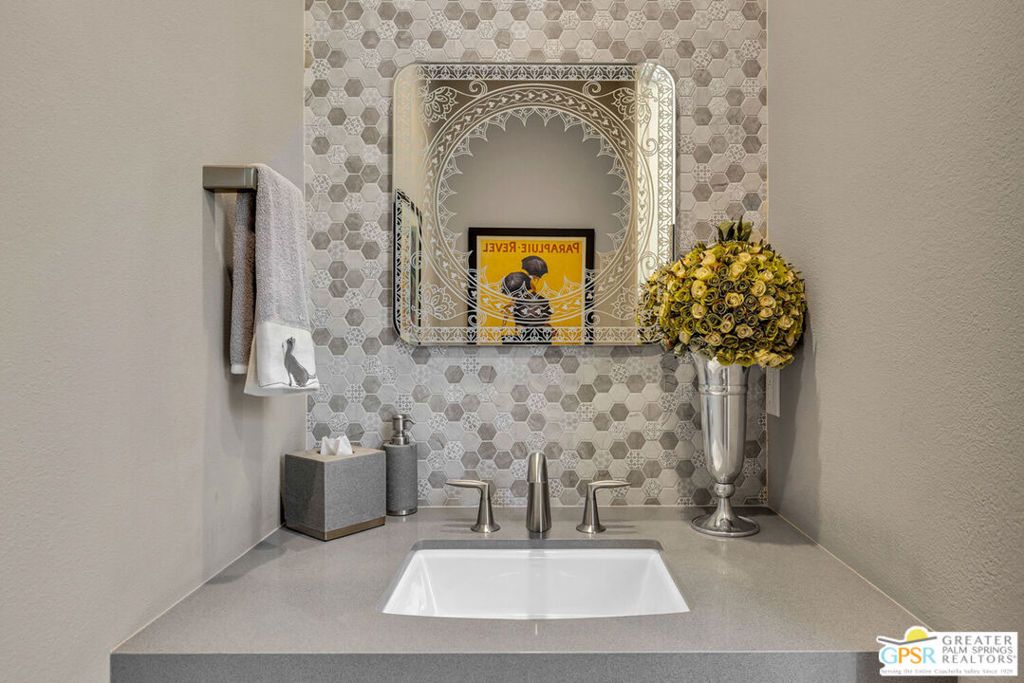 listing image 130726518399506581028