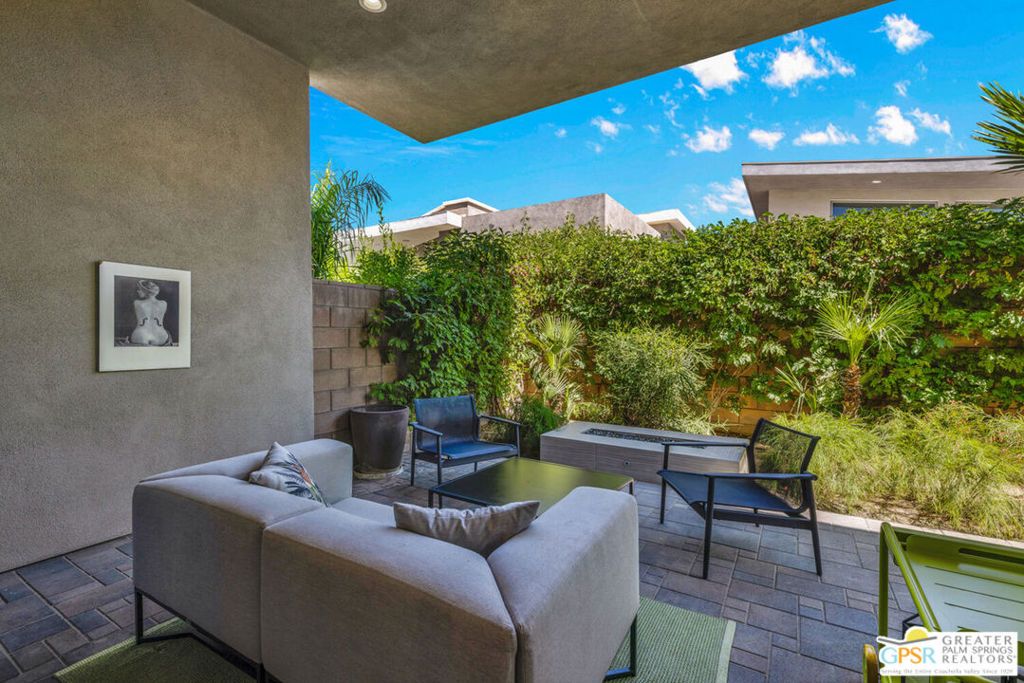 listing image 130726557273028343194