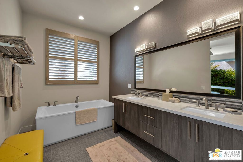 listing image 130725553048424461483