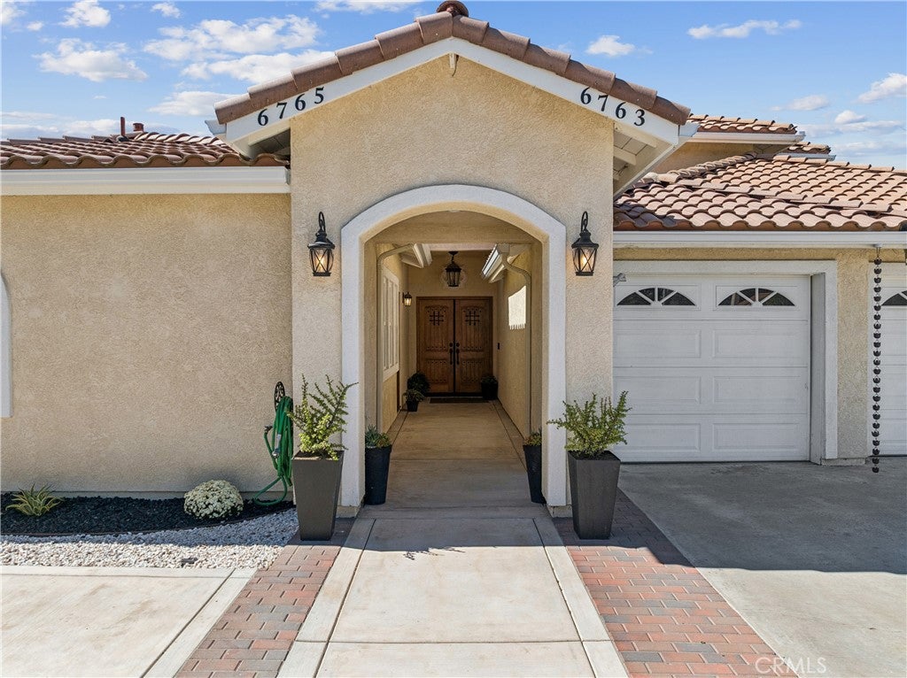 6763 Ridgeside Drive