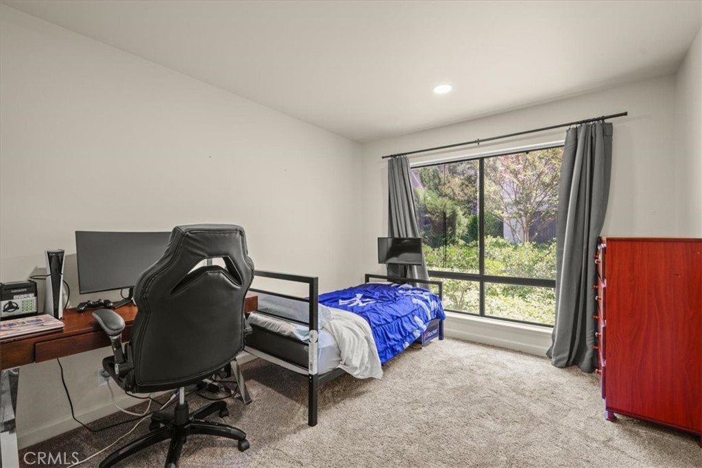 Oak Park (867) - Residential