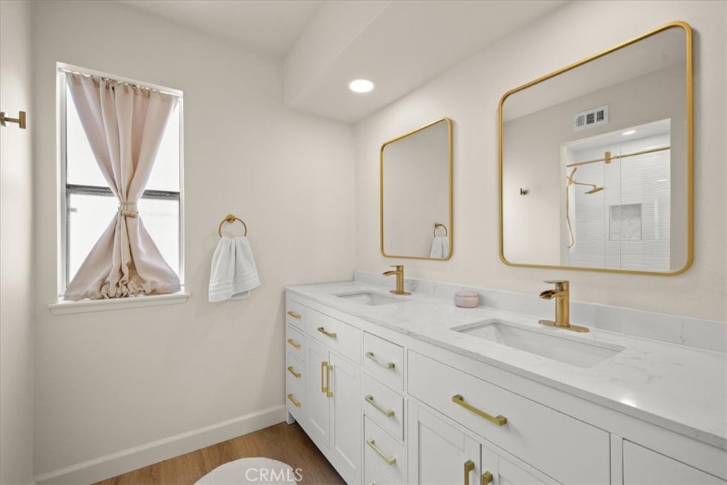 Oak Park (867) - Residential