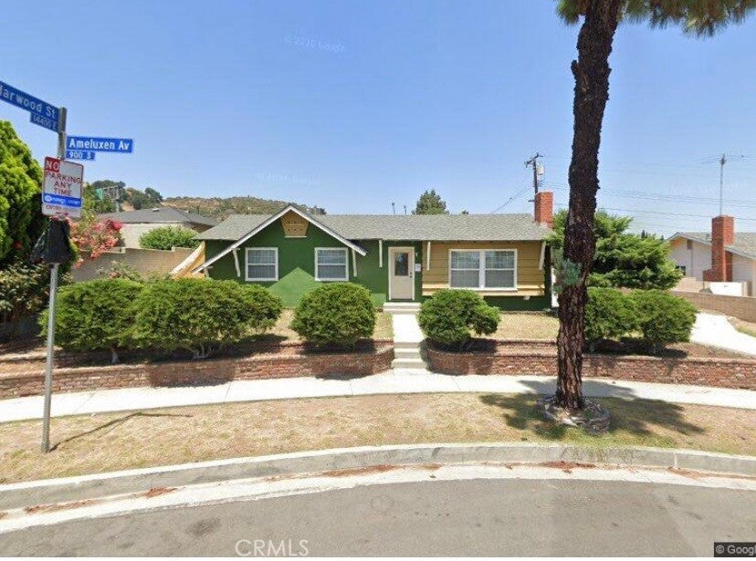 963 Ameluxen Ave