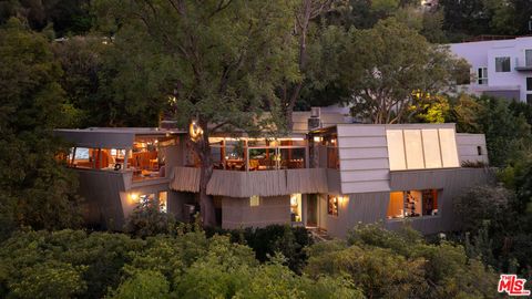 Photo of 3580 Multiview Drive, Los Angeles, CA 90068 (MLS # 26643091)