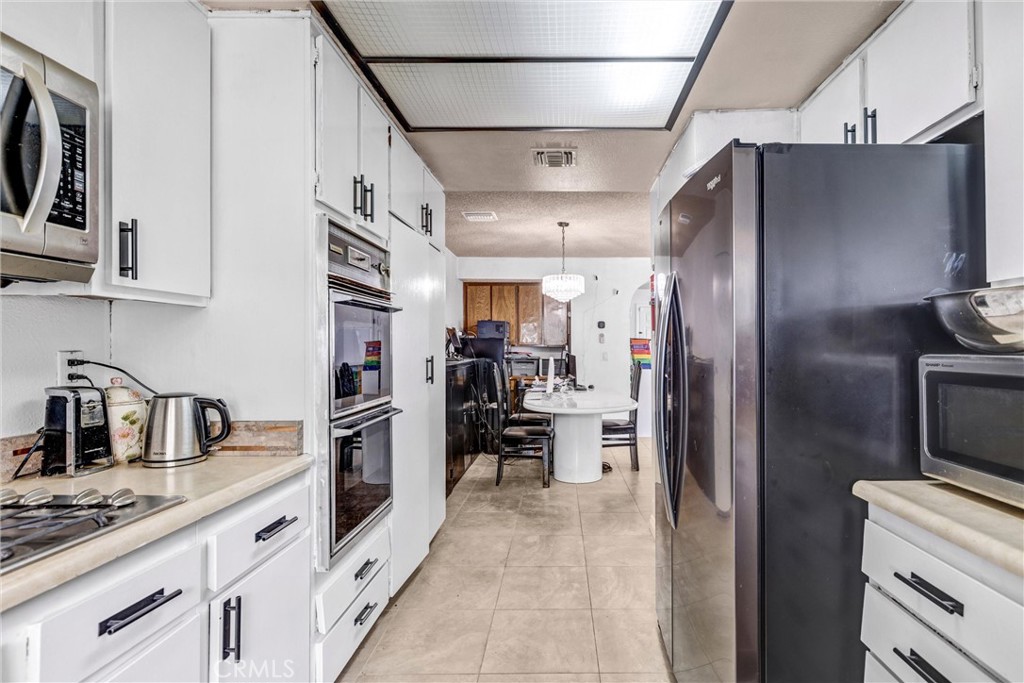 900 W Sierra Madre Avenue 44