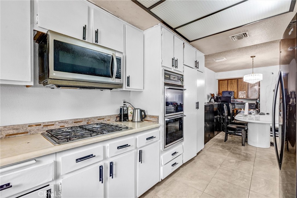 900 W Sierra Madre Avenue 44