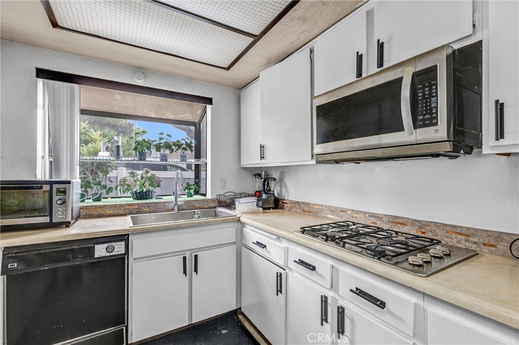 900 W Sierra Madre Avenue 44