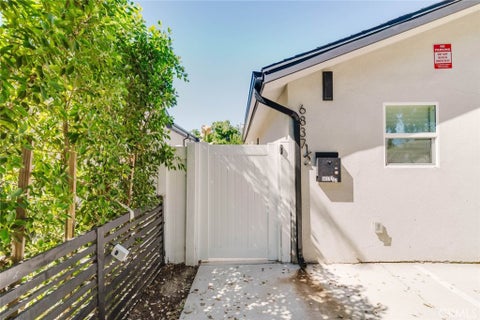 Photo of 6837 1/2 Yolanda Avenue, Reseda, CA 91335 (MLS # SR26213331)