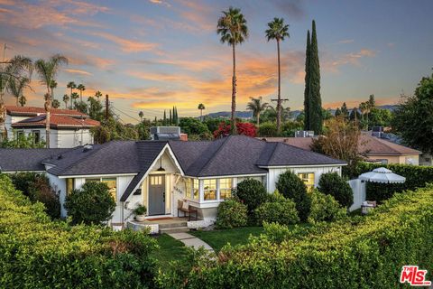 Photo of 5436 Geyser Avenue, Tarzana, CA 91356 (MLS # 25603403)