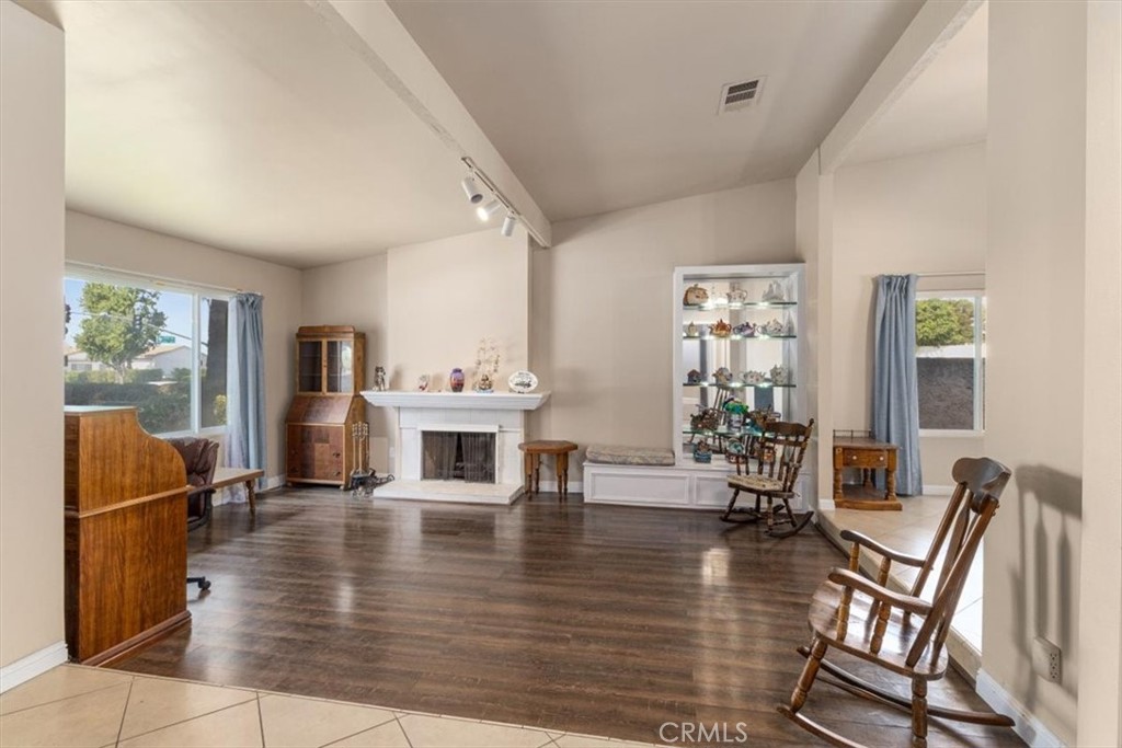 1193 w 13th Street