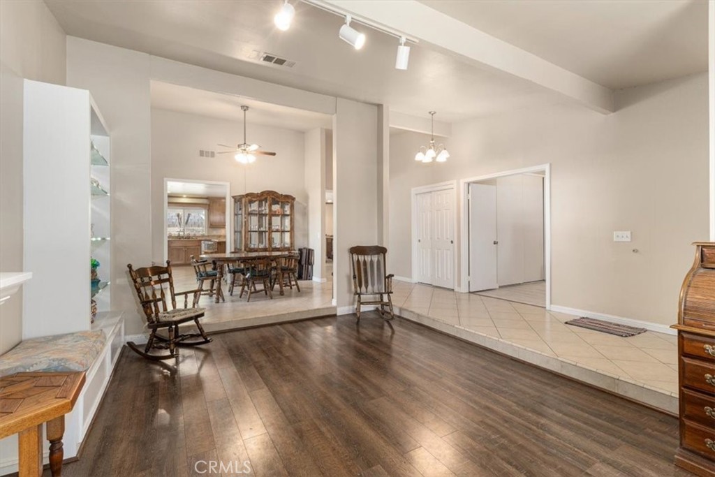 1193 w 13th Street