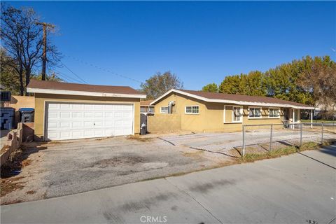 Photo of 44961 E 5th st E St, Lancaster, CA 93535 (MLS # PW25241967)