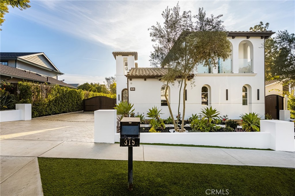 375 Santa Isabel Avenue