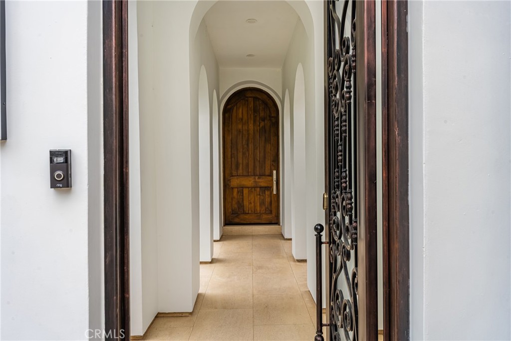 375 Santa Isabel Avenue