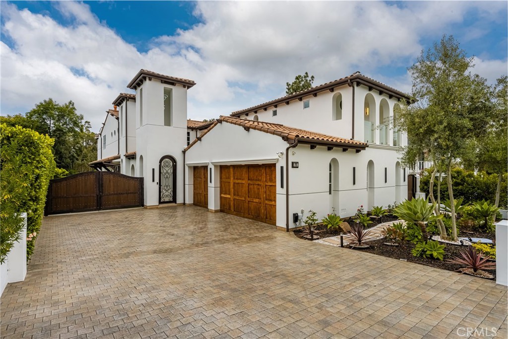 375 Santa Isabel Avenue