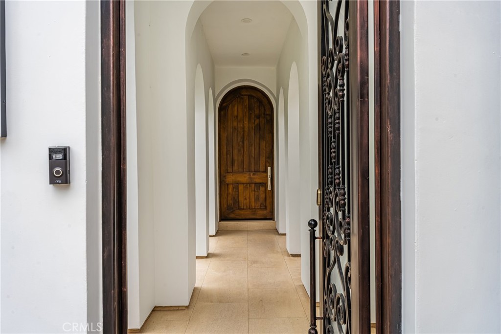375 Santa Isabel Avenue