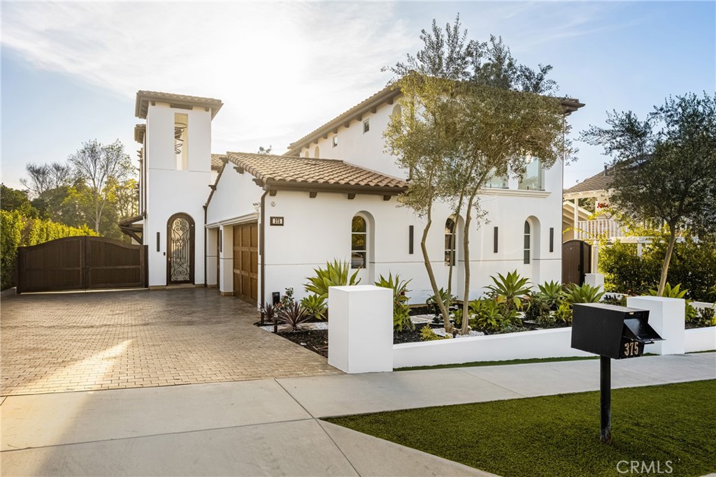 375 Santa Isabel Avenue