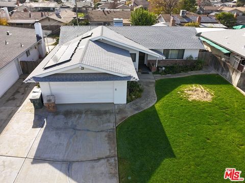 Photo of 309 Pilot Avenue, Bakersfield, CA 93308 (MLS # 26828891)
